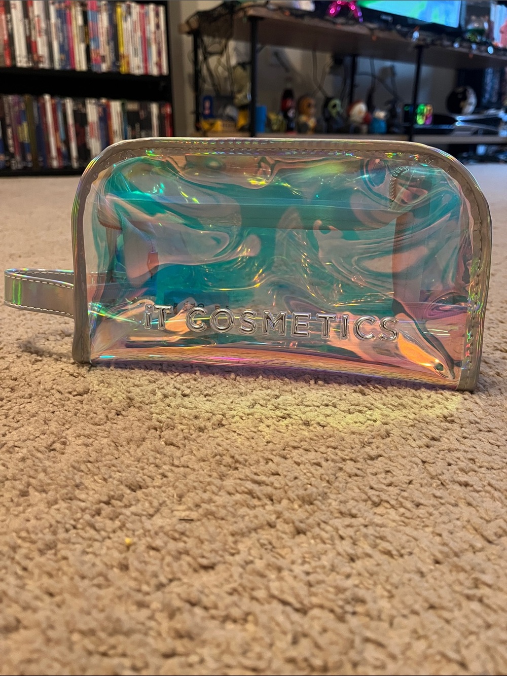 it cosmetics Holographic Iridescent Makeup Pouch in Pink and Blue